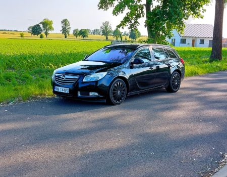 Opel insignia kombi czarna www